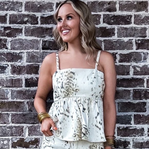 DAVI & DANI Tops - Davi & Dani Spotted Peplum Denim Top in Cream & Brown Super Soft Material New